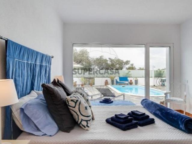Quintas e casas rústicas T3 em Corval