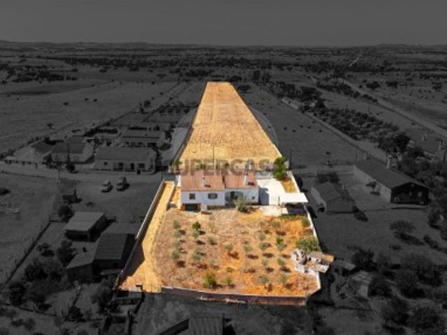 Quintas e casas rústicas T3 em Capelins Santo António