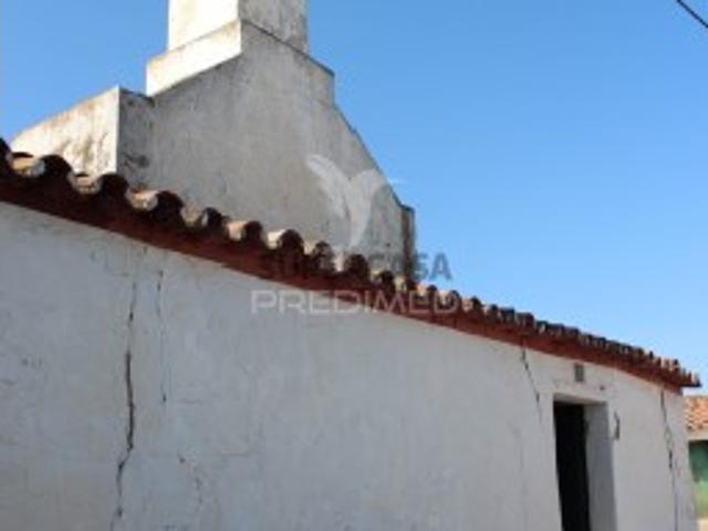 Quintas e casas rústicas T3 em Capelins Santo António