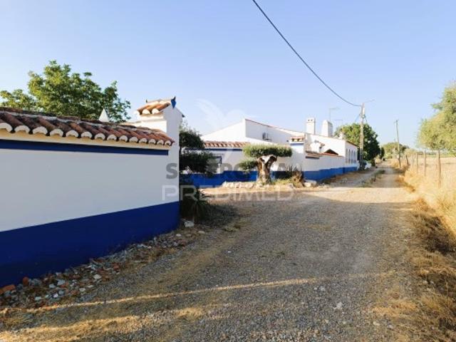 Quintas e casas rústicas T3 em Ameixial Santa Vitória e São Bento