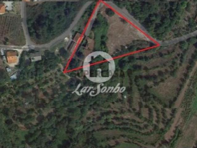 Quintas e casas rústicas T3 em Atiães