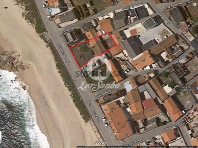 Quintas e casas rústicas T3 em Aver o Mar