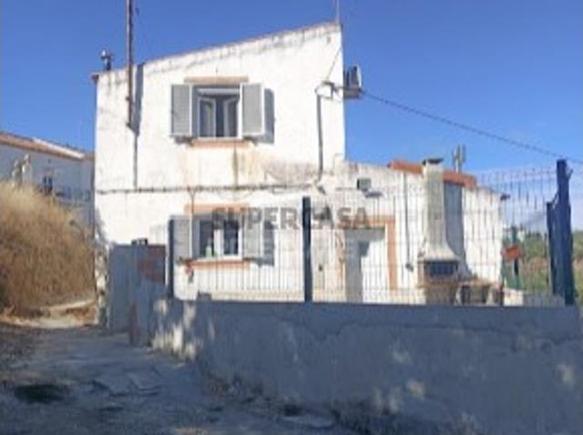 Quintas e casas rústicas T3 em Borba Matriz