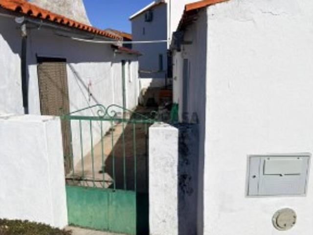 Quintas e casas rústicas T3 em Beirã