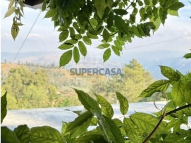 Quintas e casas rústicas T3 em Grilo