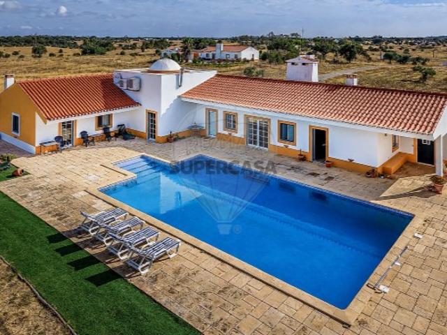 Quintas e casas rústicas T3 em Ferreira do Alentejo