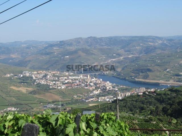 Quintas e casas rústicas T3 em Loureiro