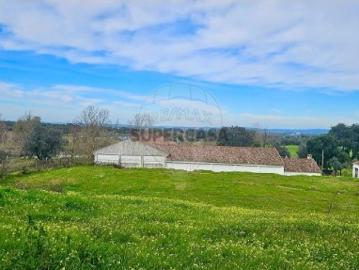 Quintas e casas rústicas T3 em Malagueira e Horta das Figueiras