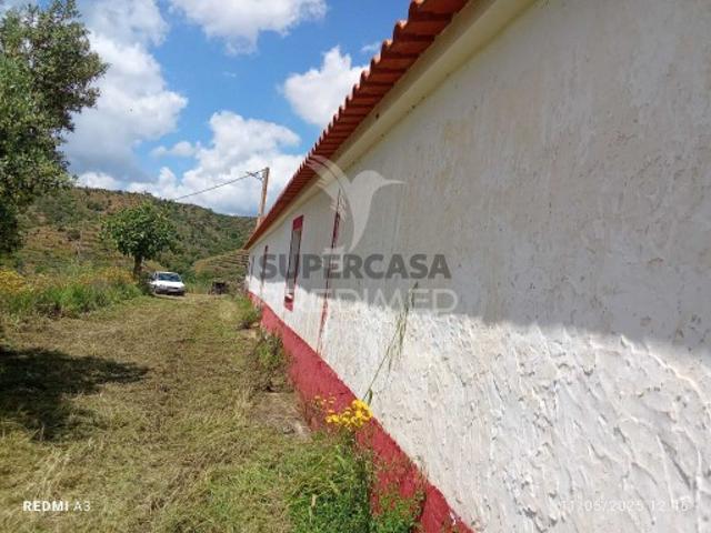 Quintas e casas rústicas em Sabóia
