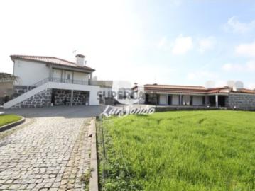 Quintas e casas rústicas T3 em Seide
