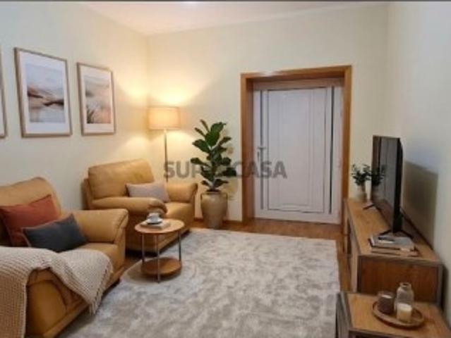 Quintas e casas rústicas T3 em Roriz