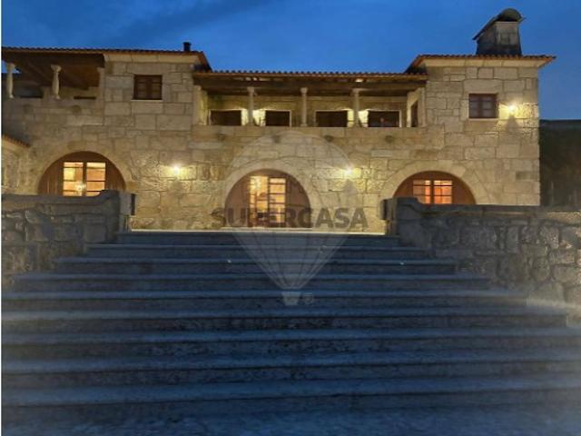 Quintas e casas rústicas T4 em Basto