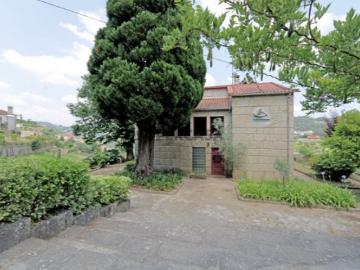 Quintas e casas rústicas T4 em Fornos