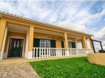 Quintas e casas rústicas T4 em Moçarria