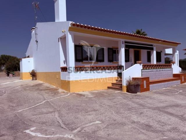 Quintas e casas rústicas T4 em Nossa Senhora da Expectação