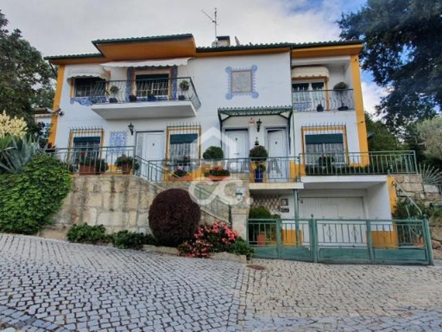 Quintas e casas rústicas T4 em Santa Cruz/Trindade e Sanjurge