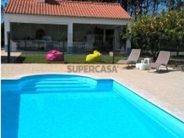 Quintas e casas rústicas T4 em Rogil