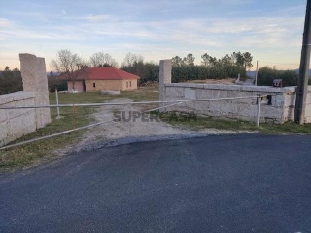 Quintas e casas rústicas T4 em Covilhã e Canhoso