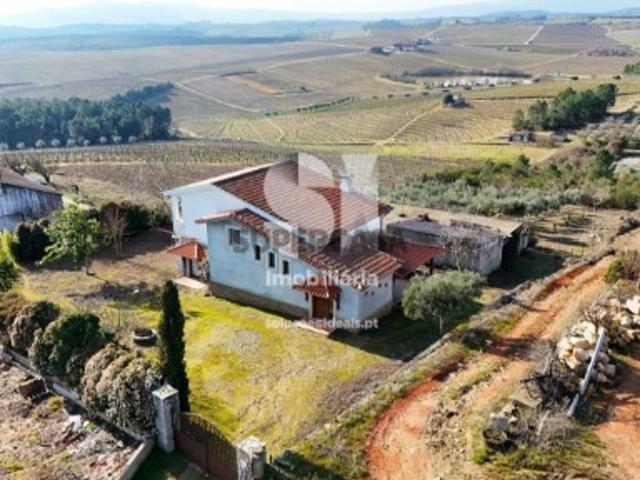 Quintas e casas rústicas em Alijó