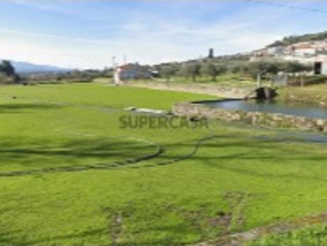 Quintas e casas rústicas T5 em Fornos de Algodres