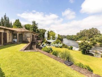 Quintas e casas rústicas T6 em Carvalhal