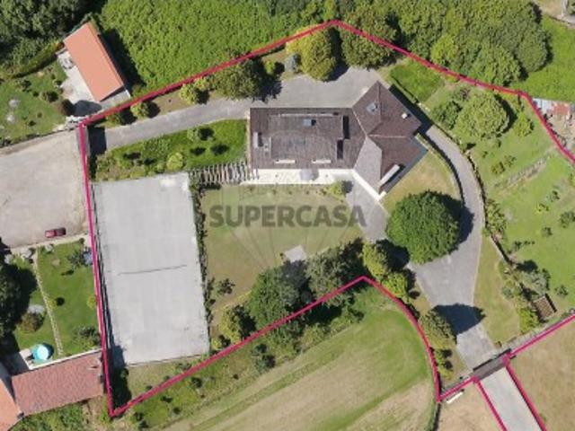 Quintas e casas rústicas T6 em Argoncilhe