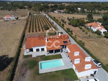 Quintas e casas rústicas T6 em Bacelo e Senhora da Saúde