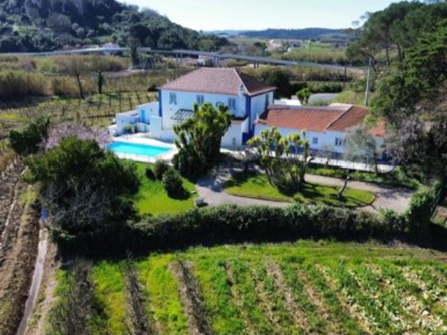 Quintas e casas rústicas T6 em Santa Maria, São Pedro e Sobral da Lagoa