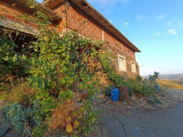 Quintas e casas rústicas T6 em Peredo