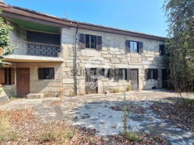 Quintas e casas rústicas T6 em Novais