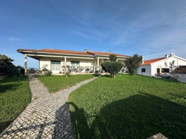 Quintas e casas rústicas T9 em Azambujeira e Malaqueijo