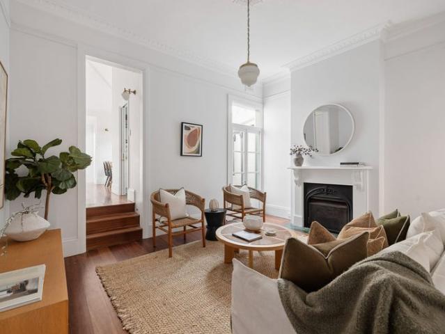 Quintessential Balmain house / steps to the harbour