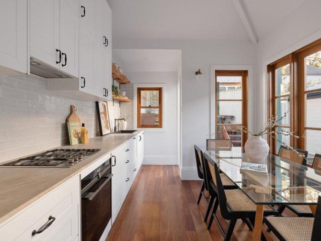 Quintessential Balmain house / steps to the harbour