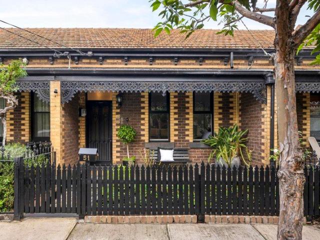 Quintessential charm with extended finesse