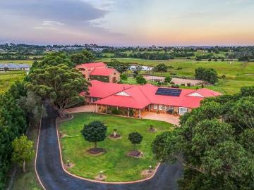 Quintessential Lifestyle Acreage Estate