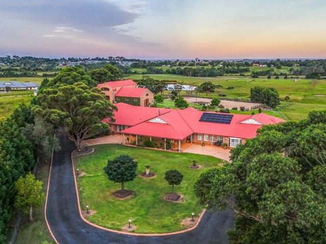 Quintessential Lifestyle Acreage Estate