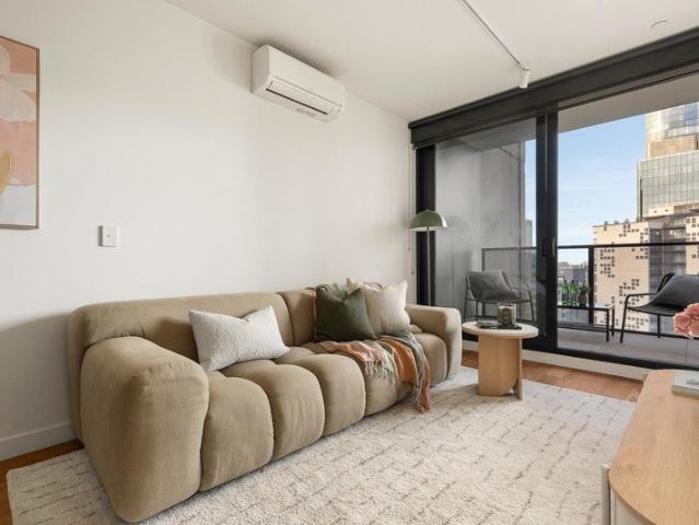 Quintessential Melbourne Lifestyle Footsteps from the Yarra