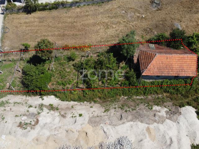 Quintinha com casa e terreno para recuperar Penafiel, Porto