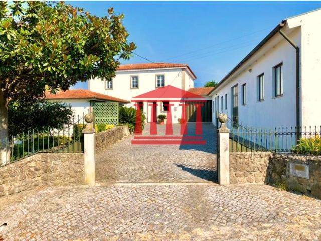 QUINTINHA COM CASA E ANEXOS AREIAS BARCELOS
