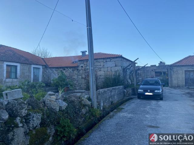 Quintinha com Casa Próximo ao Douro