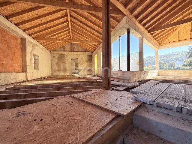 Quintinha com elevado potencial construtivo em Gondifelos