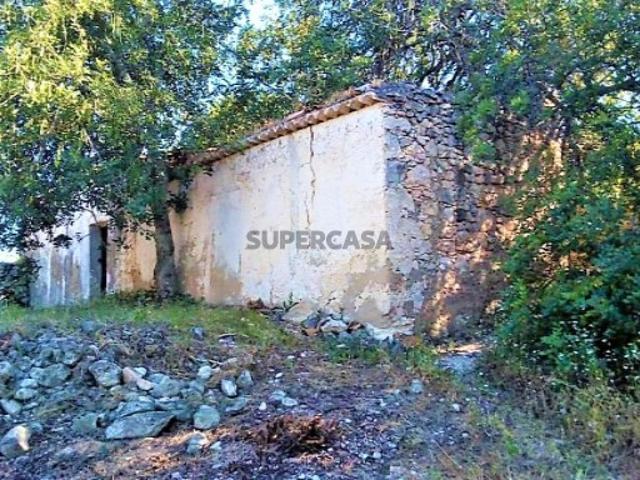 Quintinha com ruína em Paderne