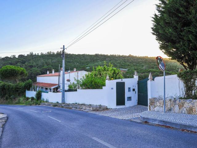 Quintinha com Vista Mar e Castelo de Sesimbra