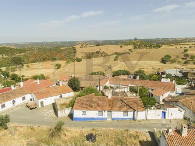 Quintinha e Terreno Rústico nos Penedos, Mértola