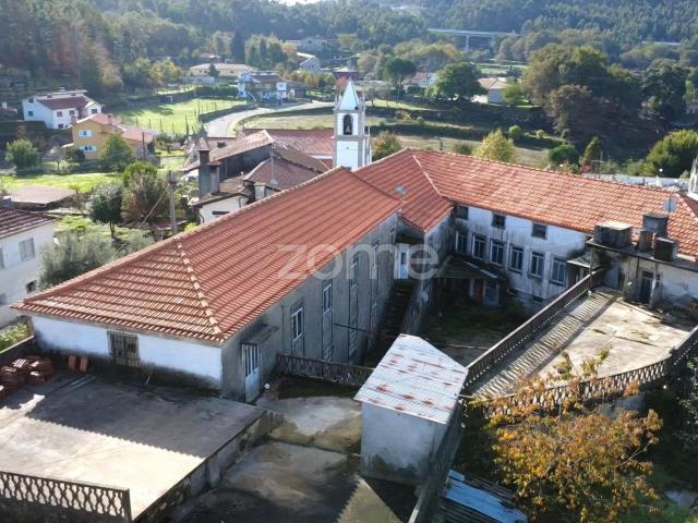 Quintinha no Largo da Igreja de Escariz, Arouca