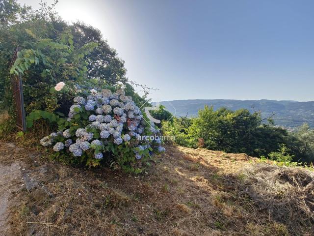 Quintinha para restauro com vistas panorâmicas