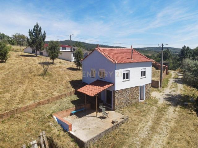 Quintinha renovada em Oleiros 4 Quartos e Terraço