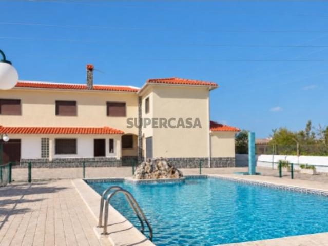 Quintinha T4 com Piscina, Jardim e Garagens | Quinta do Conde
