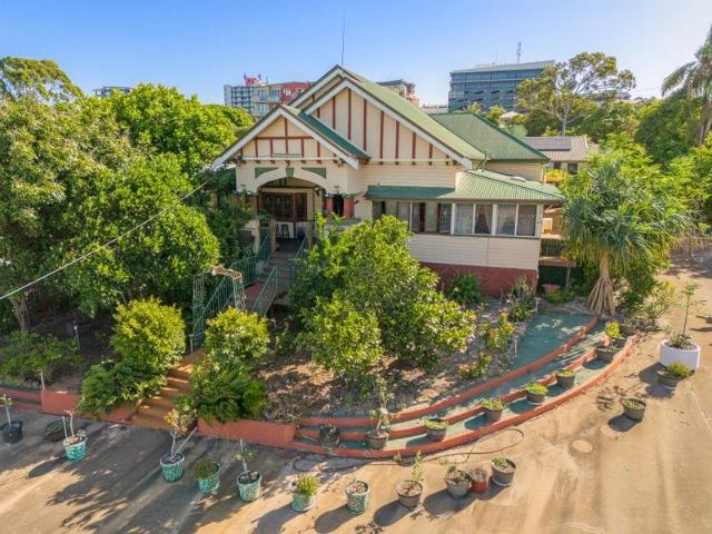 Quirky Character & Grand Proportions on a Massive Block!