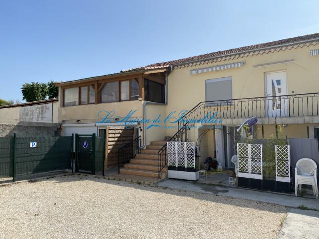 Quissac, maison avec 2 logements, 1 libre et 1 loué sur 296